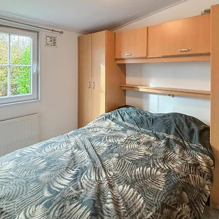 Awesome Stacaravan In With Wifi Kemp Goedereede