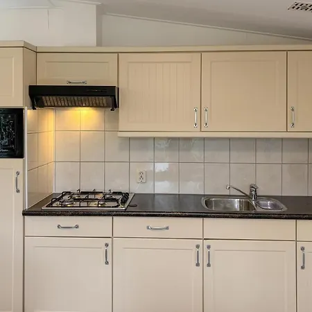 Awesome Stacaravan In With Wifi Goedereede